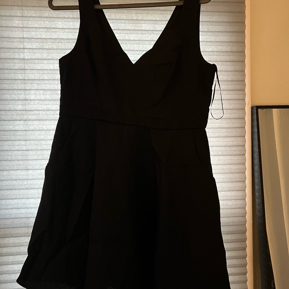 Elegant Black Sleeveless Dress